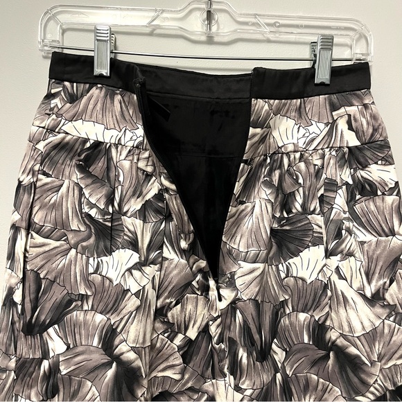 🎉RARE🎉BCBGMaxAzrka silk highwaist silver print bubble skirt with side pockets - Picture 8 of 14